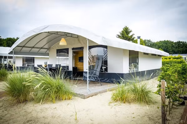 Recreatiepark Duinhoeve 7 in Udenhout - Foto 1 van 40