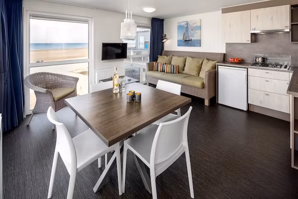 Vakantiepark Beach Resort 24 in Kamperland - Foto 1 van 40