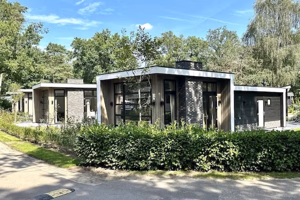 Vakantiepark De Rimboe & De Woeste Hoogte 28 in Hoenderloo - Foto 1 van 40