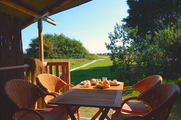 Luxe safaritent op Ameland in Hollum - Foto 2 van 24