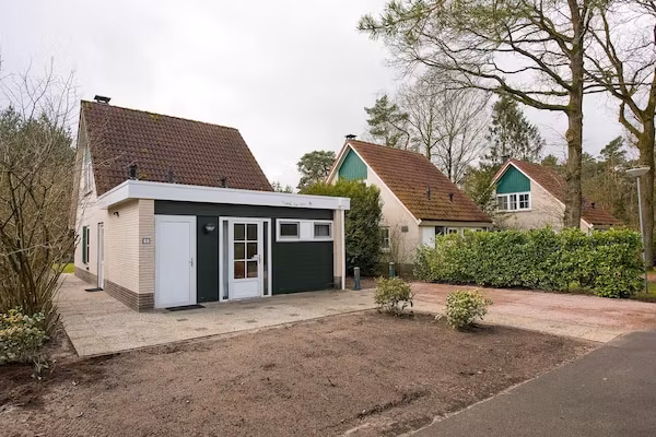 Vakantiepark Hellendoorn 4 in Hellendoorn - Foto 1 van 31