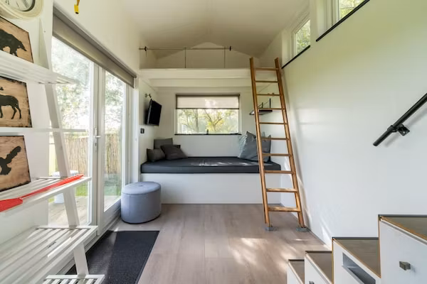 Tiny House in Burgerbrug - Foto 2 van 40