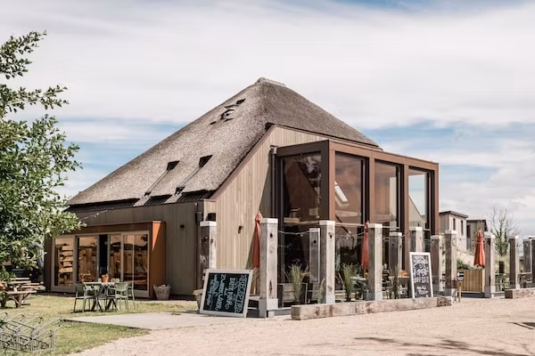 Wood Lodge Luxe - Duynpark in Callantsoog - Foto 1 van 27