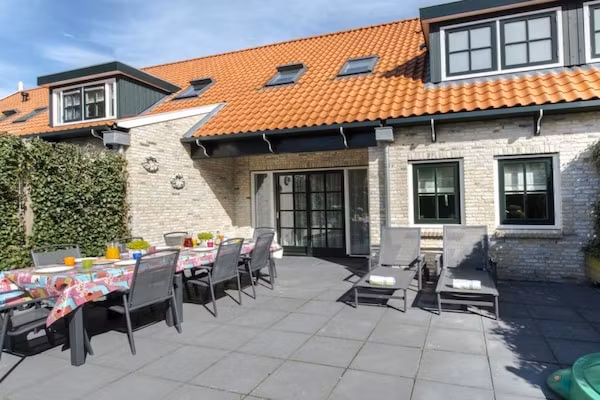 140856 in Nes - Foto 1 van 28