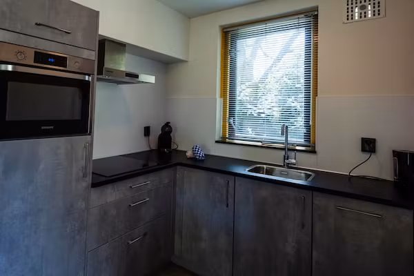 6 - Persons Lakeside Child-friendly Bungalow in Ewijk - Foto 2 van 13