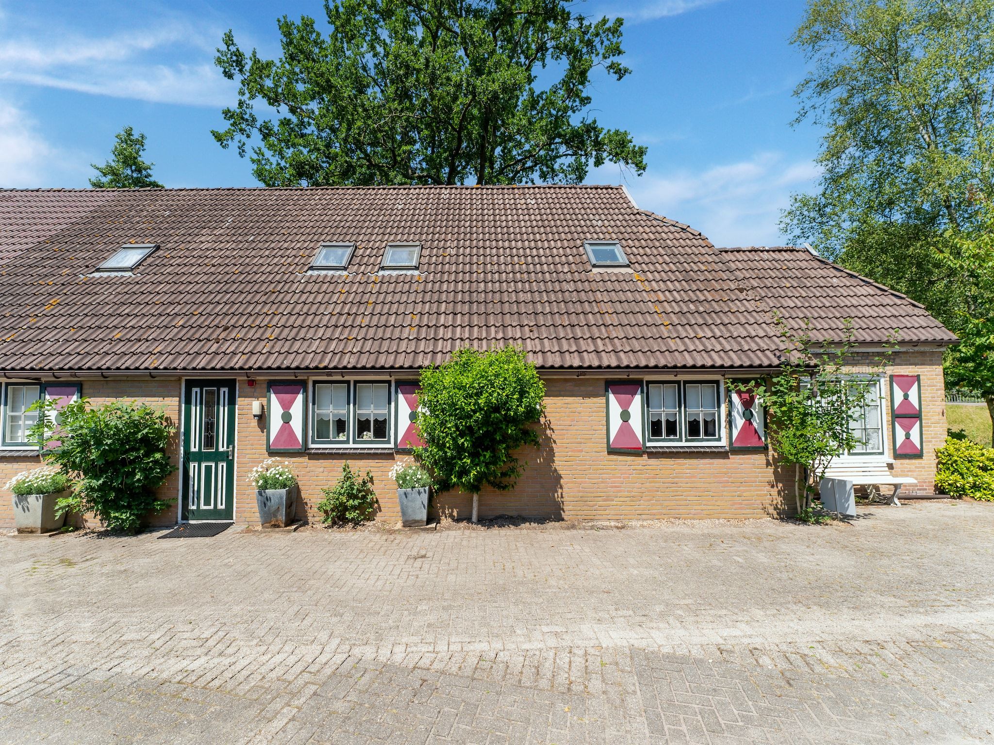De buitenkant van Hoeve Ginette in Giethoorn