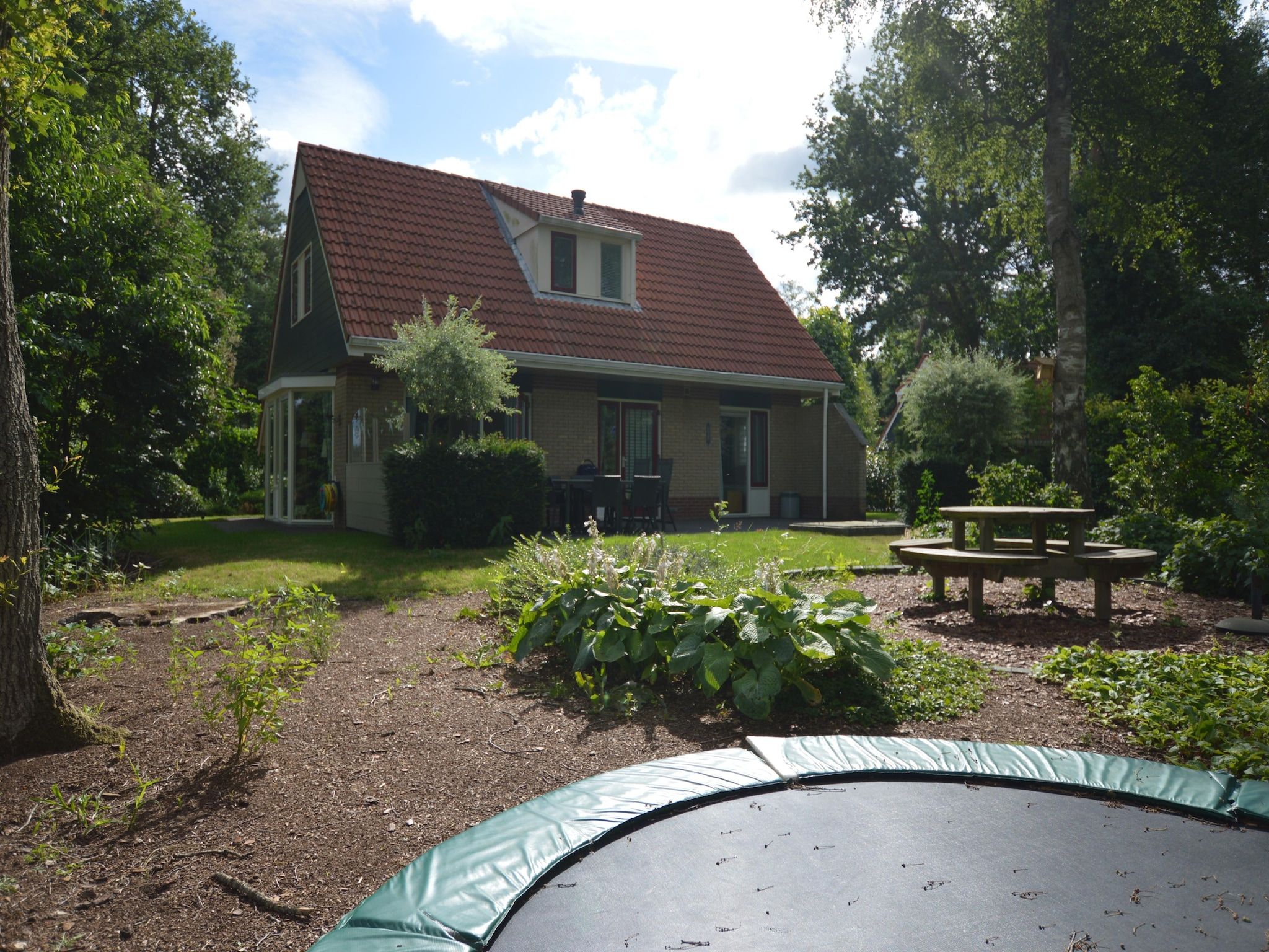 De tuin van Buitenplaats Berg en Bos nummer 15 in Lemele