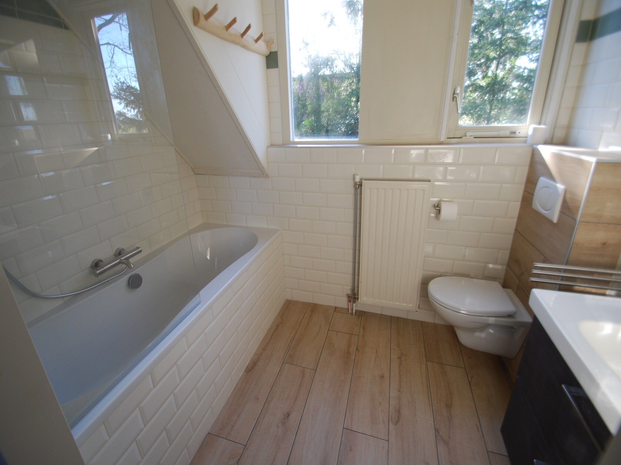 De badkamer van Buitenplaats Berg en Bos nummer 13 in Overijssel