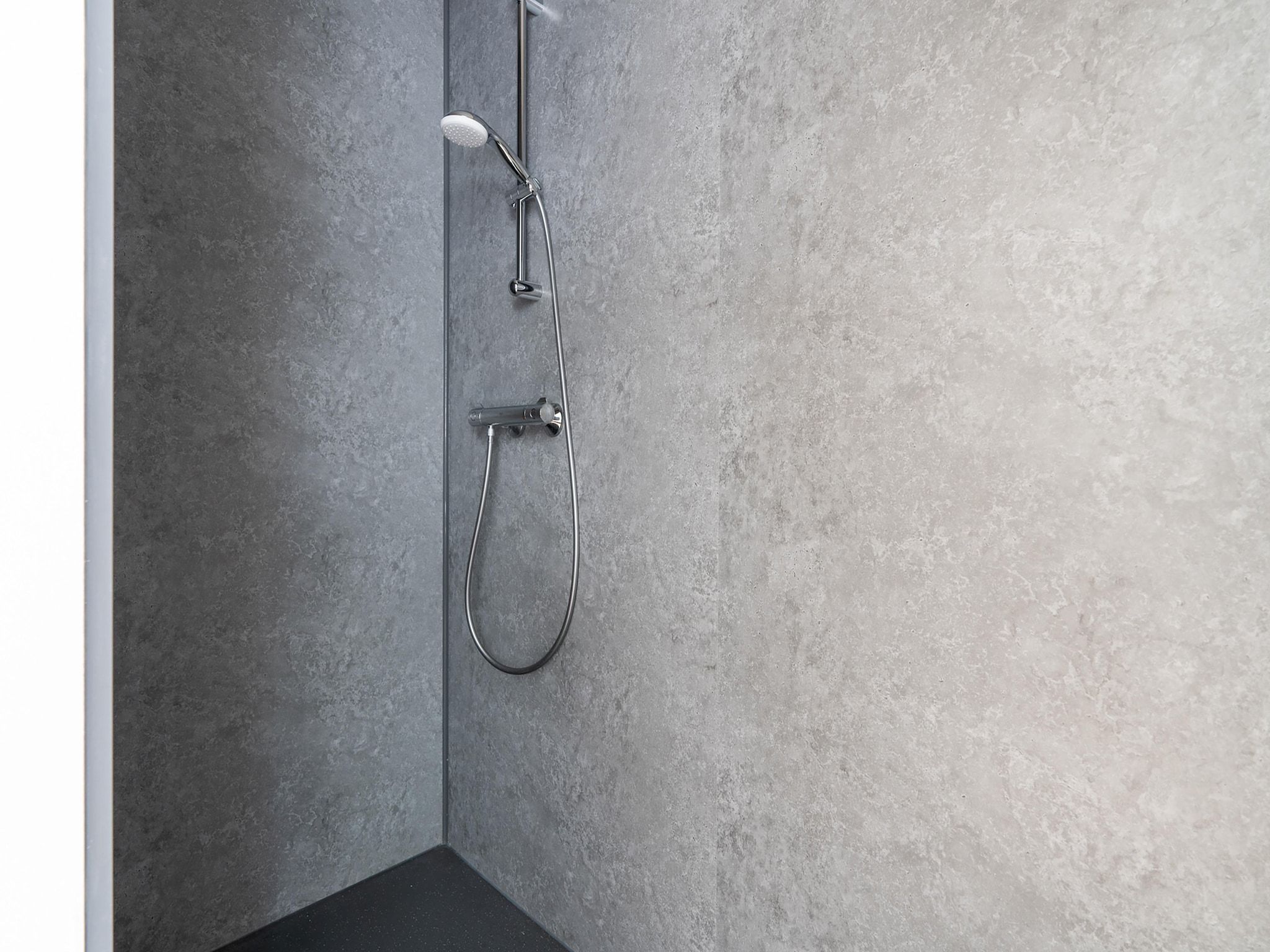 De badkamer van Vrijersduin in Nes