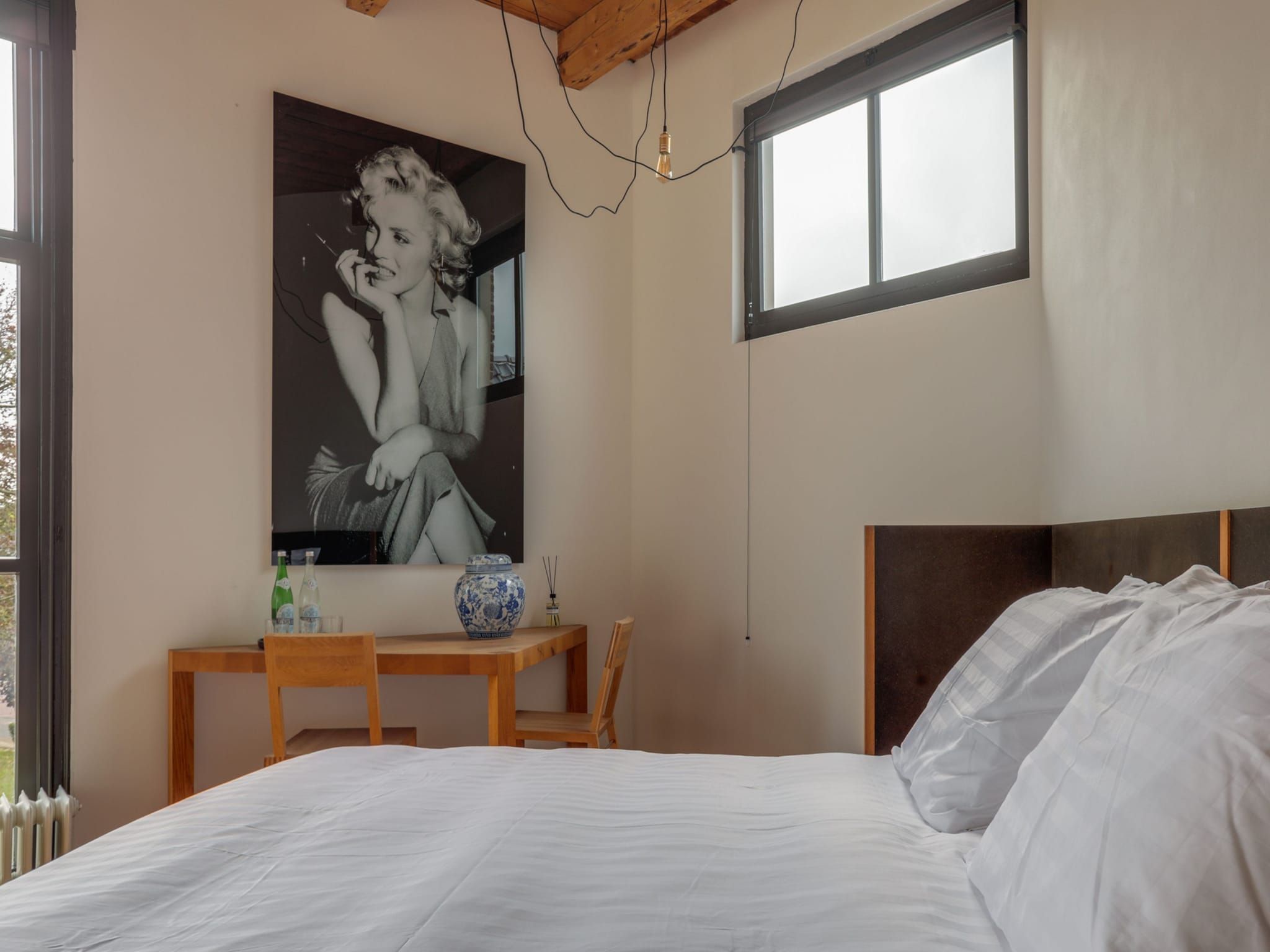 Een slaapkamer van 'Herberg De Waard van Ternaard' in Ternaard