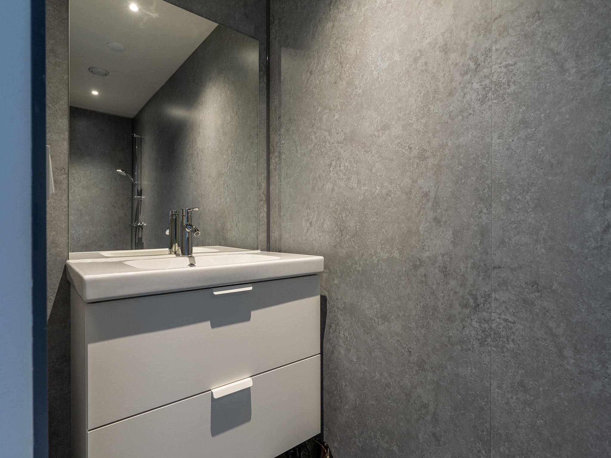 De badkamer van Combi Vrijersduin en Kaapsduin in Nes