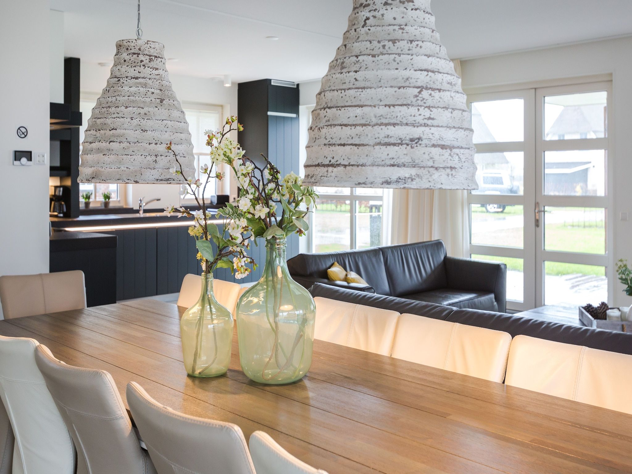 De eetkamer van Friese Meren Villa's 17 in Delfstrahuizen