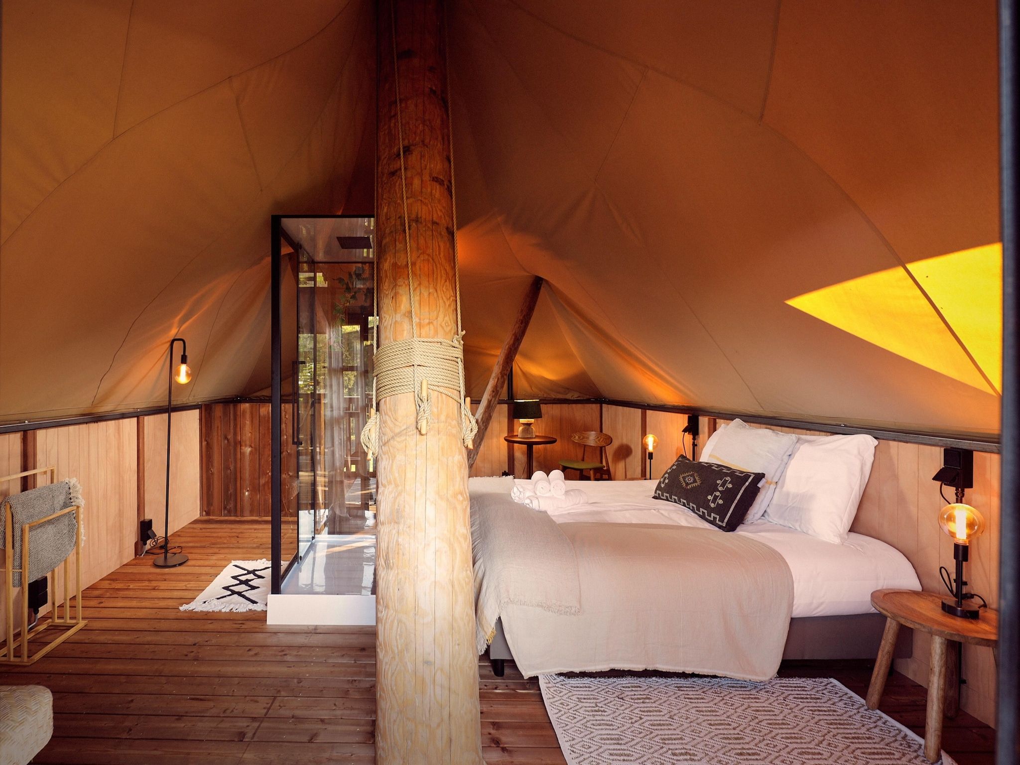 Een slaapkamer van Resort de Parel 4 in Zeewolde