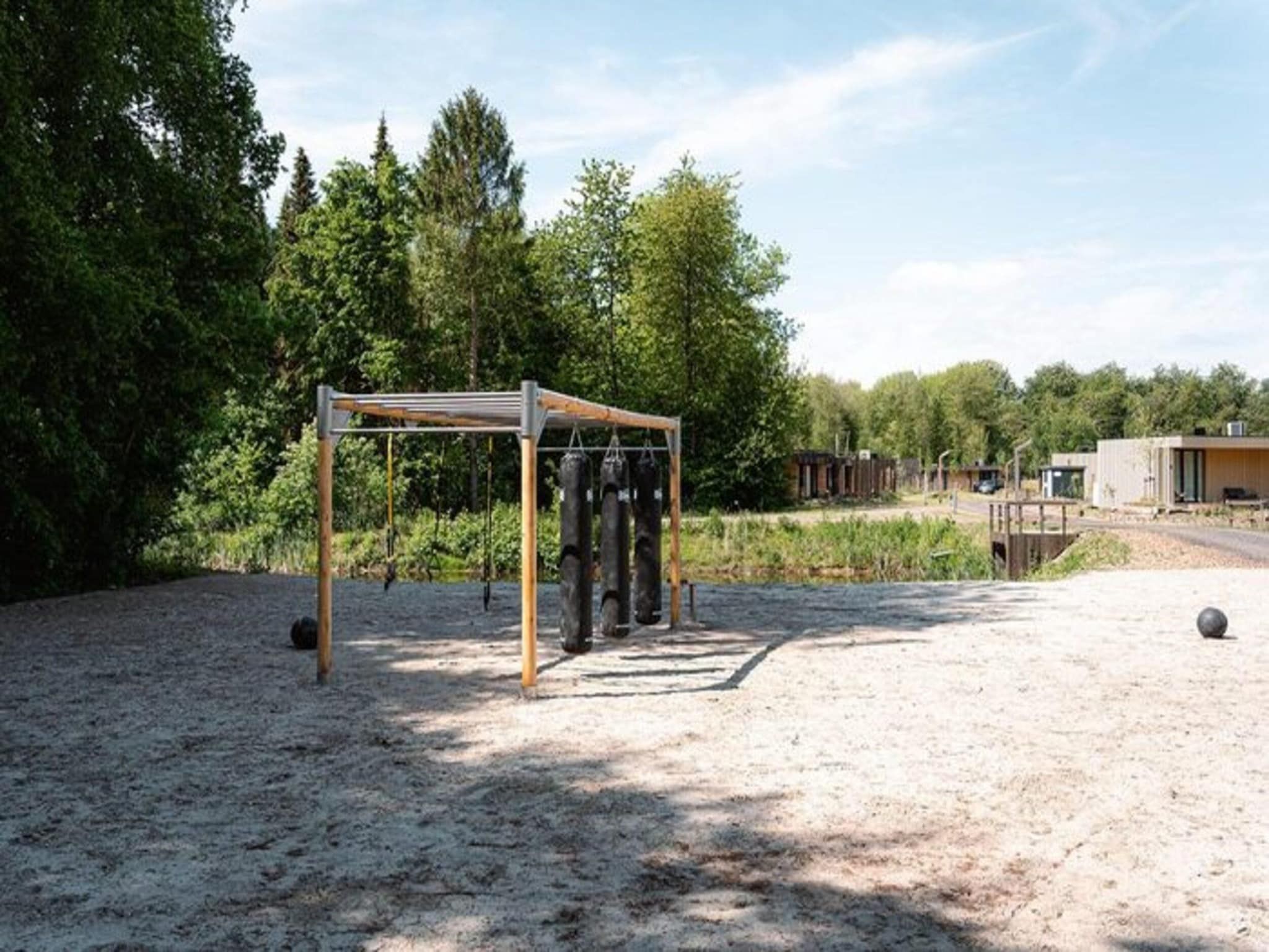 Parkfaciliteiten bij Resort de Parel 4 in Zeewolde