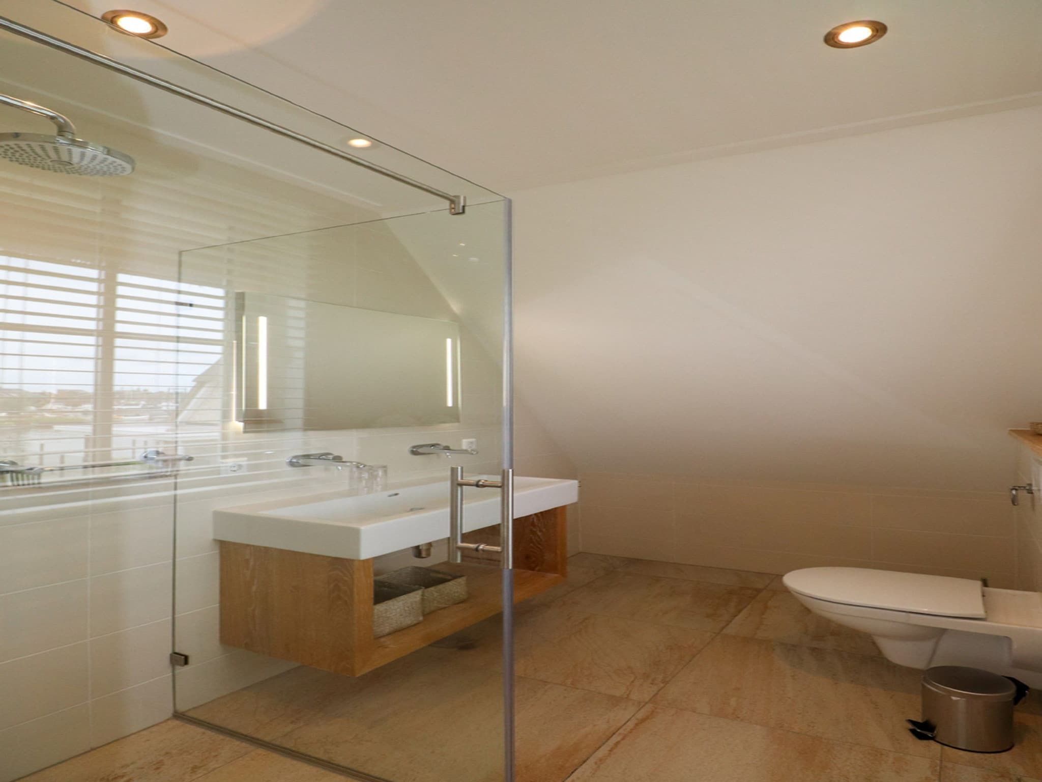 De badkamer van Friese Meren Villa's 16 in Delfstrahuizen