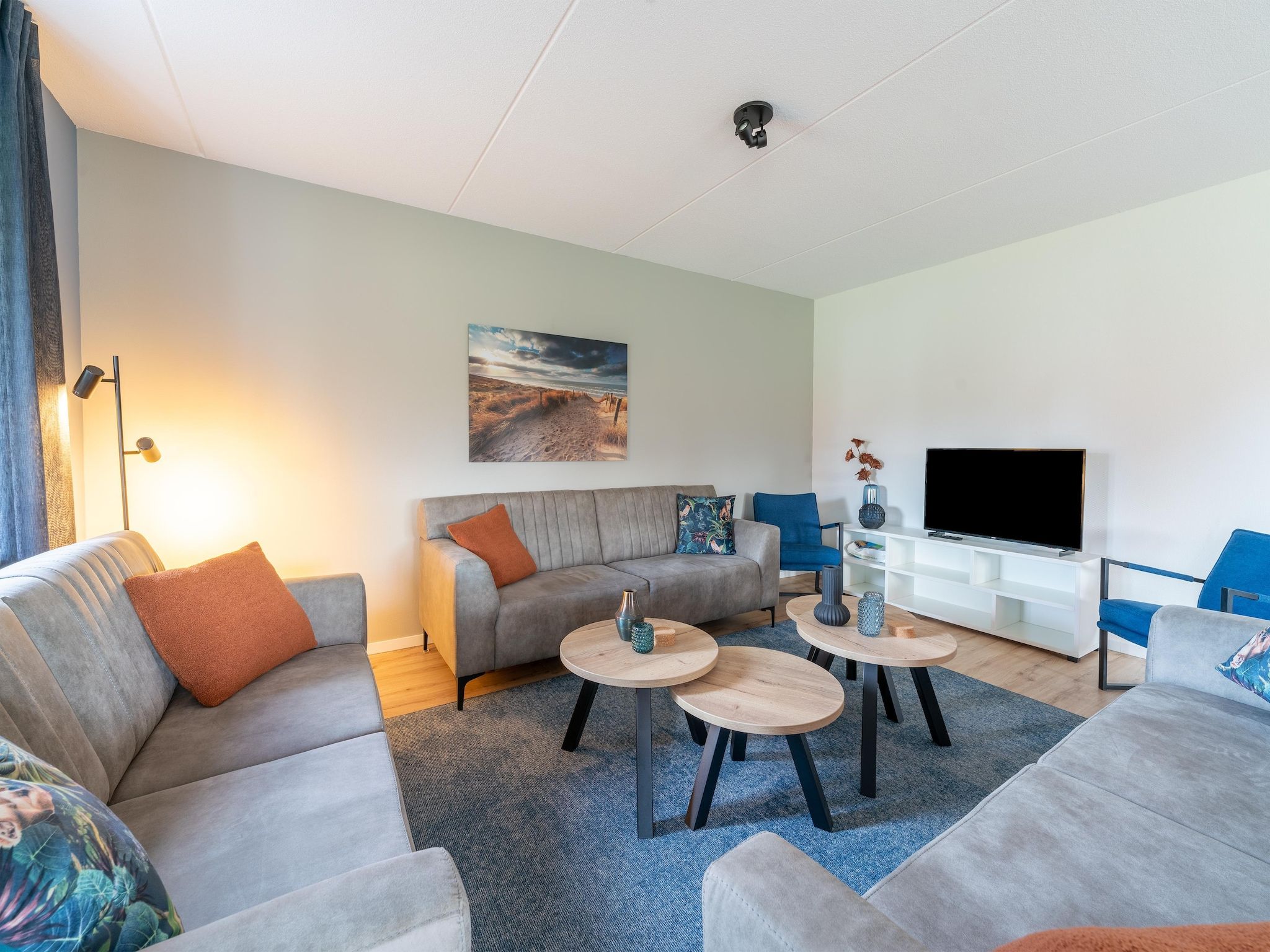 De woonkamer van De Ooievaar Huis NR 23 in Scherpenisse