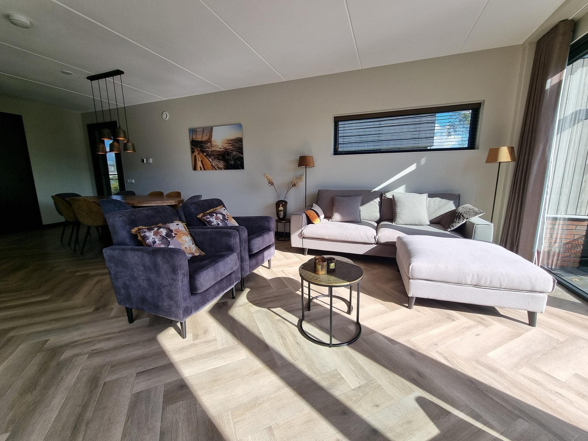 De woonkamer van Watervilla Achttjin in Balk