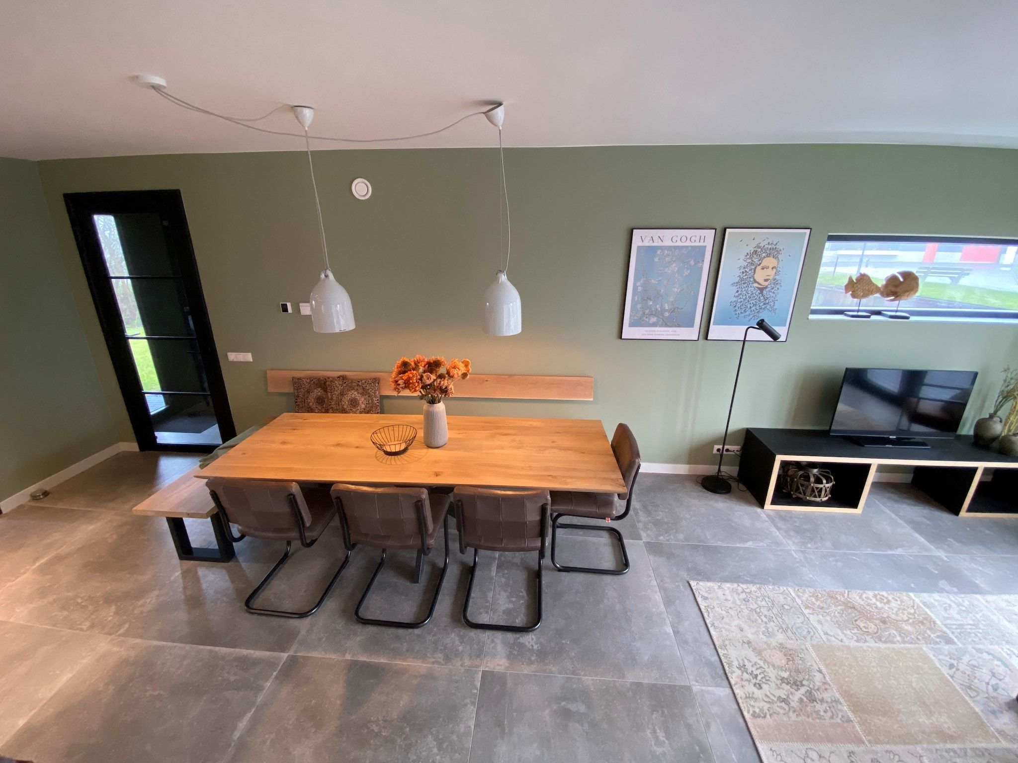 De eetkamer van Watervilla Tweintich in Balk