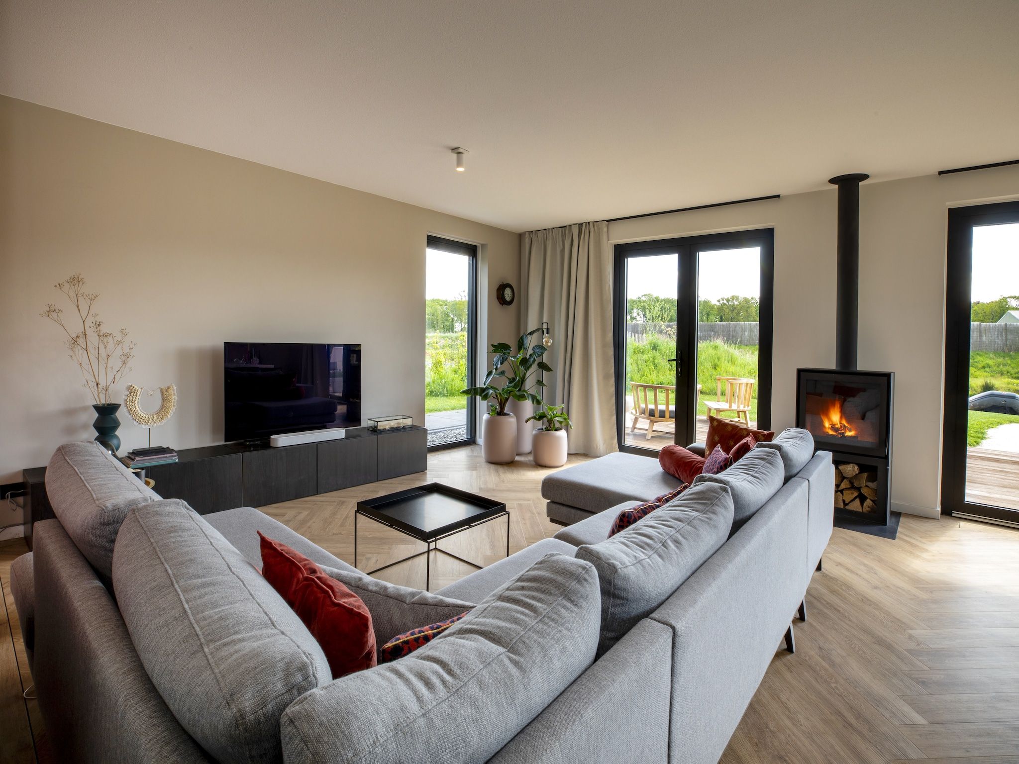 De woonkamer van Landgoed Eysinga State 6 in Sint Nicolaasga