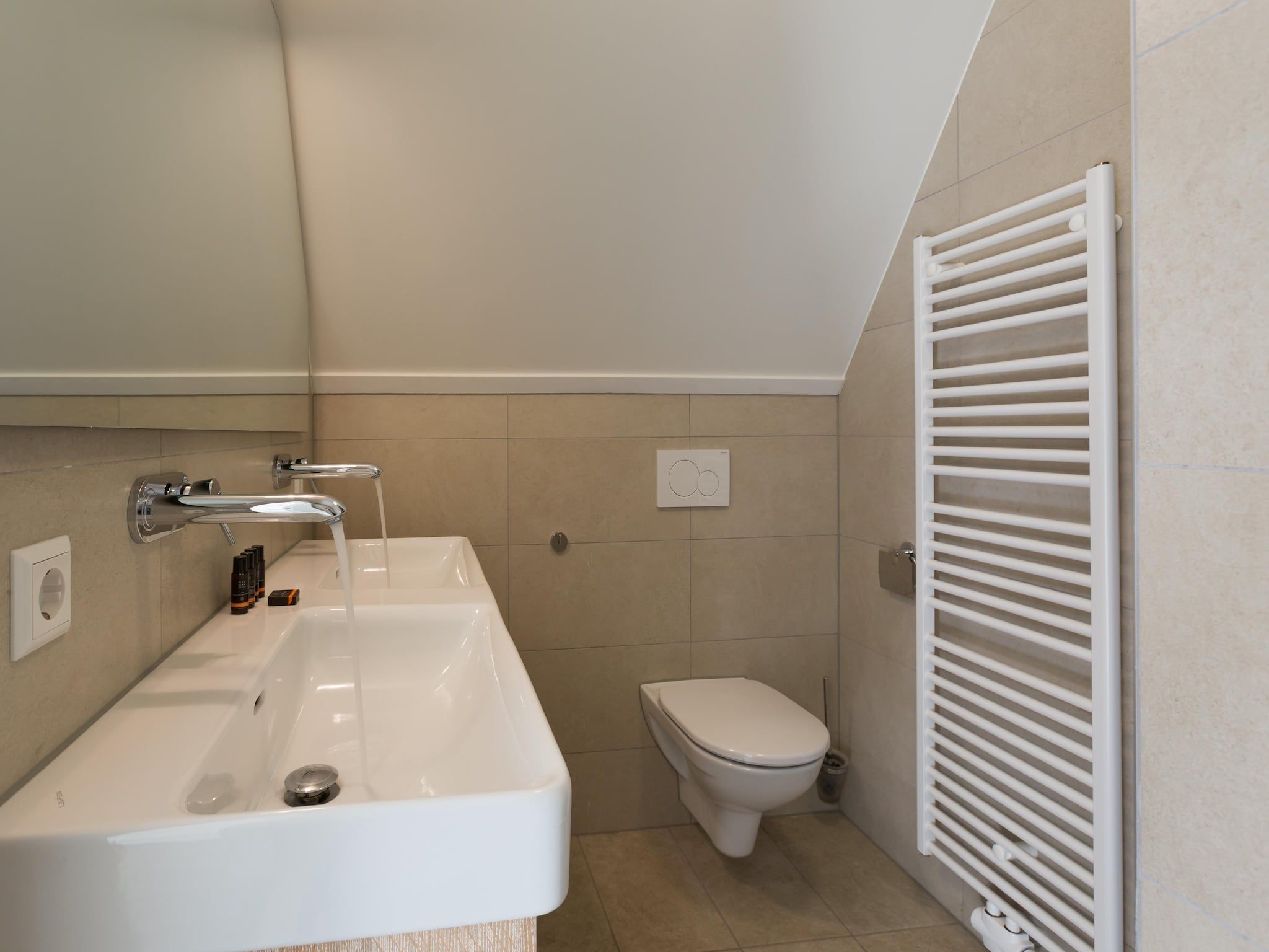 De badkamer van Friese Meren Villa's 18 in Delfstrahuizen