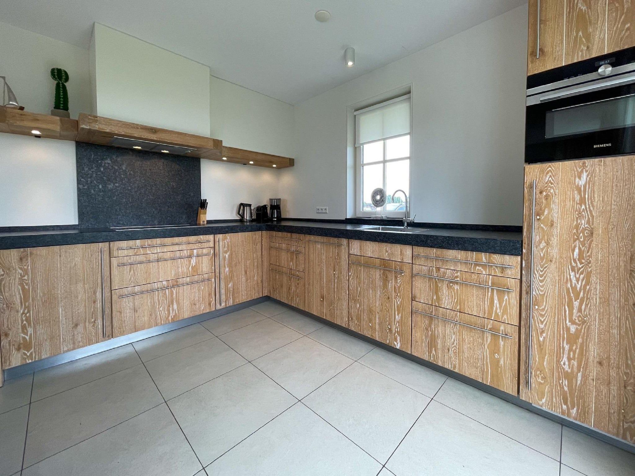 De keuken van Friese Meren Villa's 18 in Delfstrahuizen