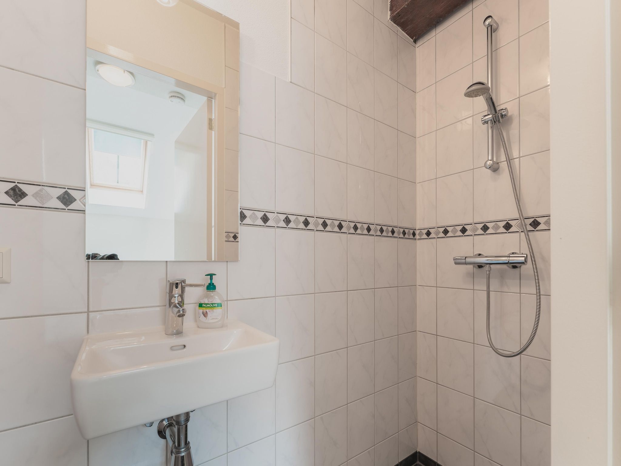 De badkamer van The Old Farmhouse in Montfoort