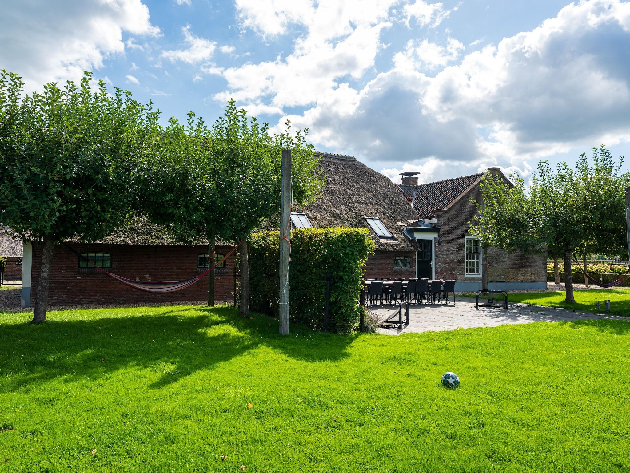 De tuin van The Old Farmhouse in Montfoort
