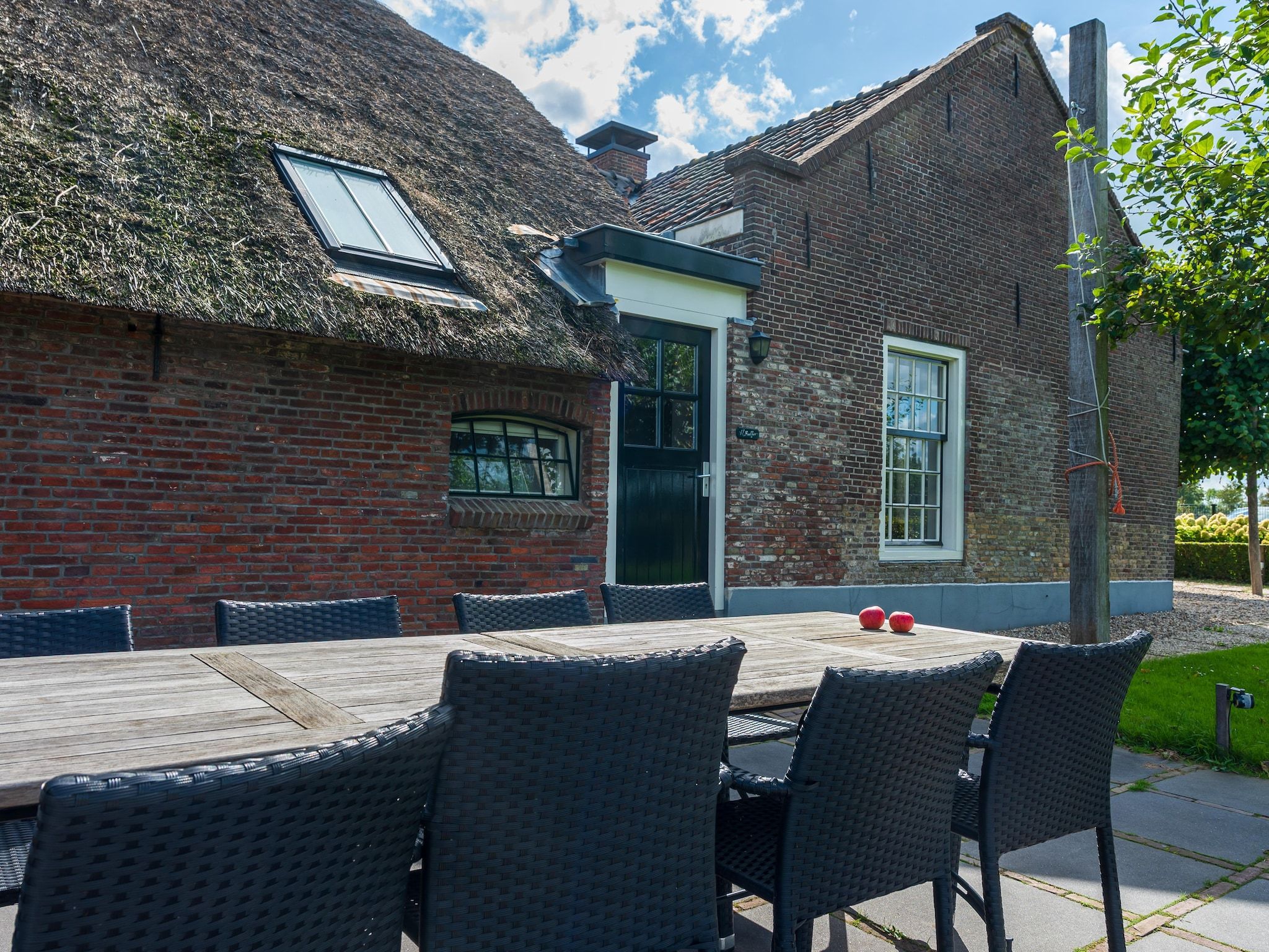 De eetkamer van The Old Farmhouse in Montfoort
