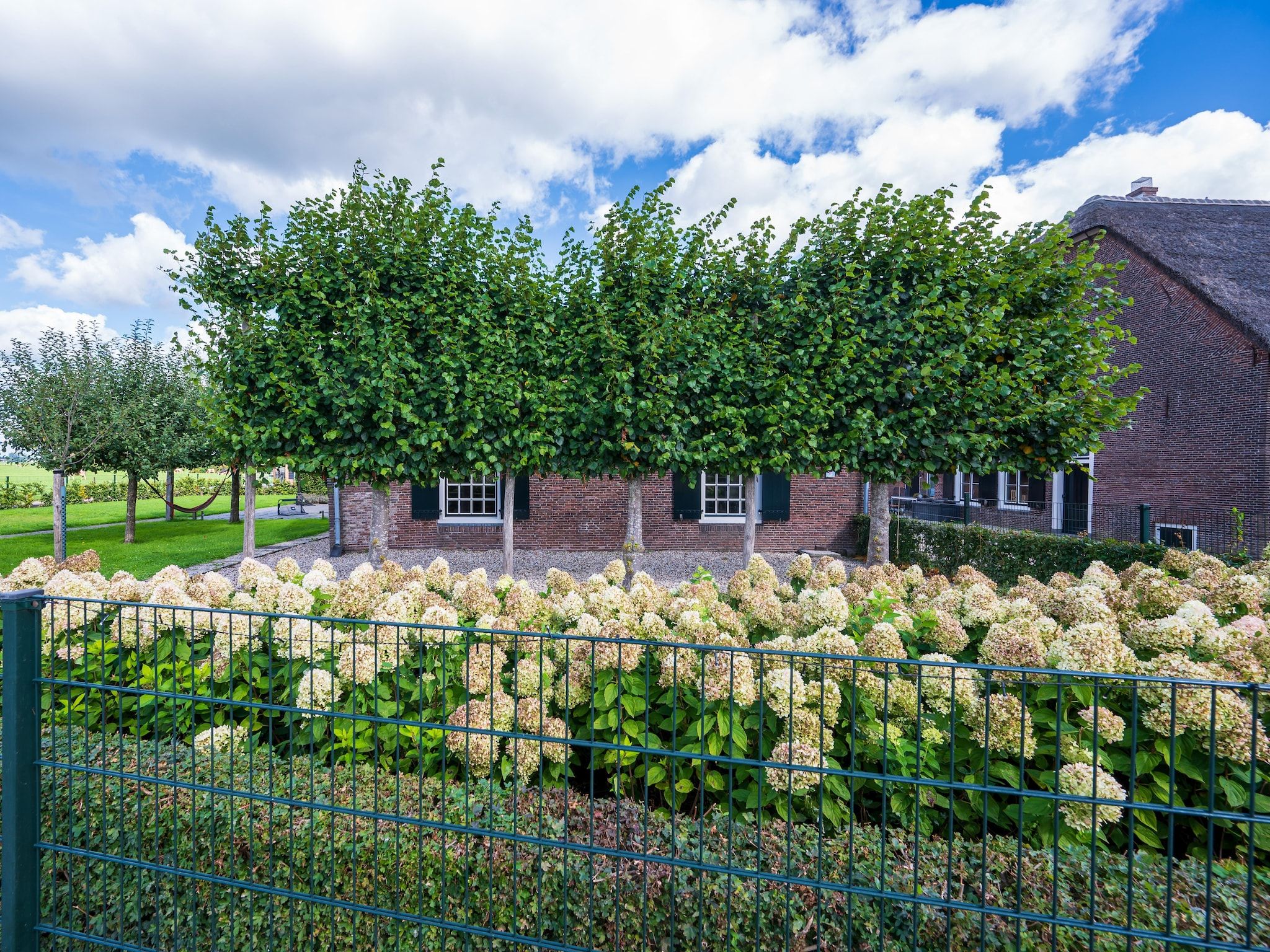 De buitenkant van The Old Farmhouse in Montfoort