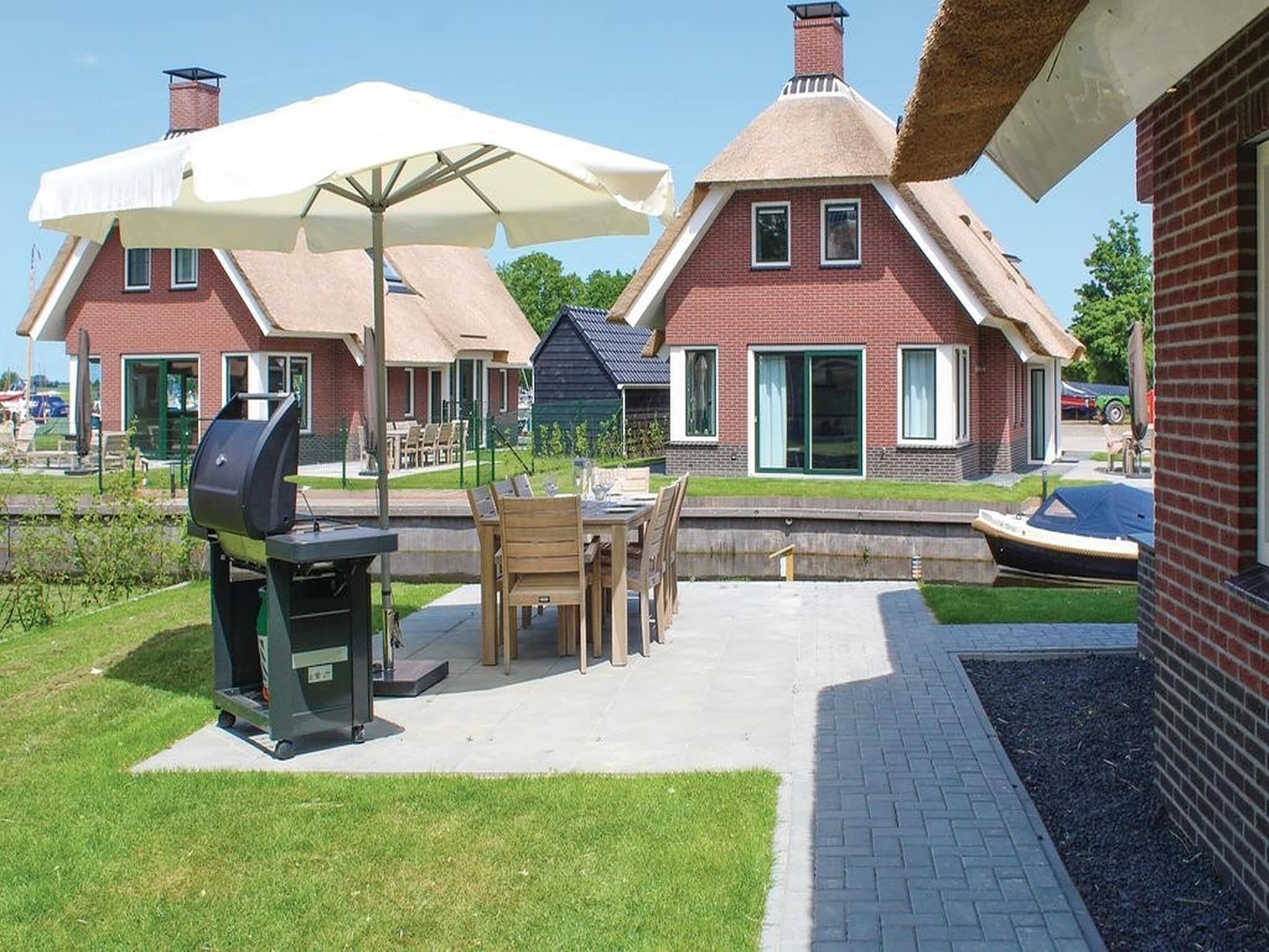 De tuin van Recreatiepark Idskenhuizen 5 in Idskenhuizen