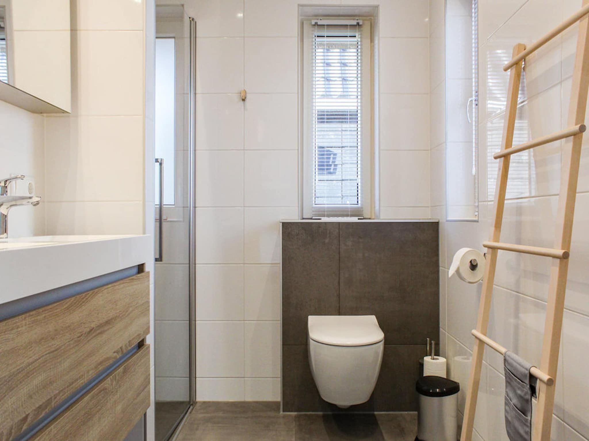 De badkamer van Recreatiepark Idskenhuizen 8 in Idskenhuizen