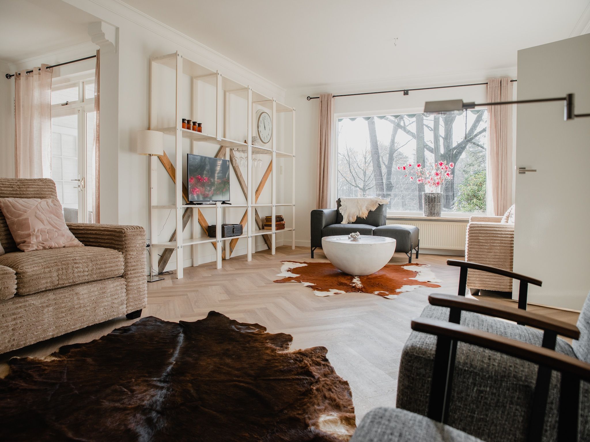 De woonkamer van Dorpswoning Het Jagershuis in Leende