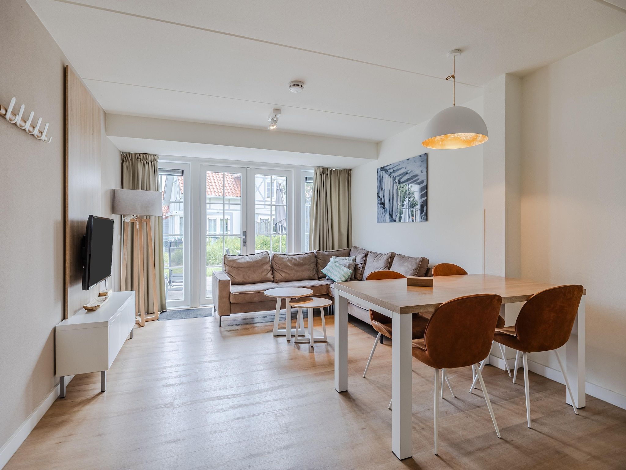 De eetkamer van Noordzee Residence Cadzand-Bad 25 in Cadzand-Bad