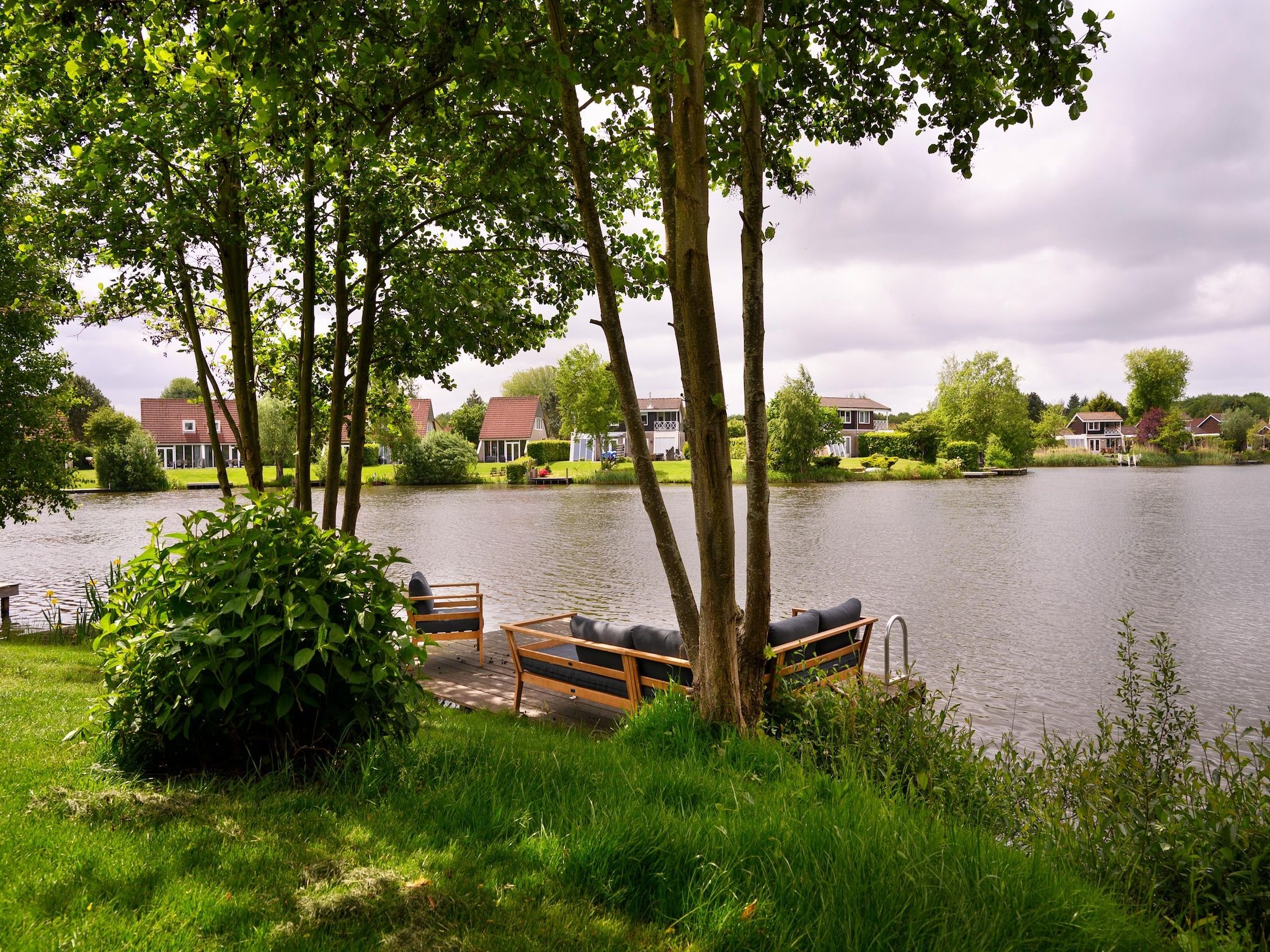 Het uitzicht vanaf 8 pers Metbroekhuis Wellness de luxe met sauna & buitenspa in Groningen