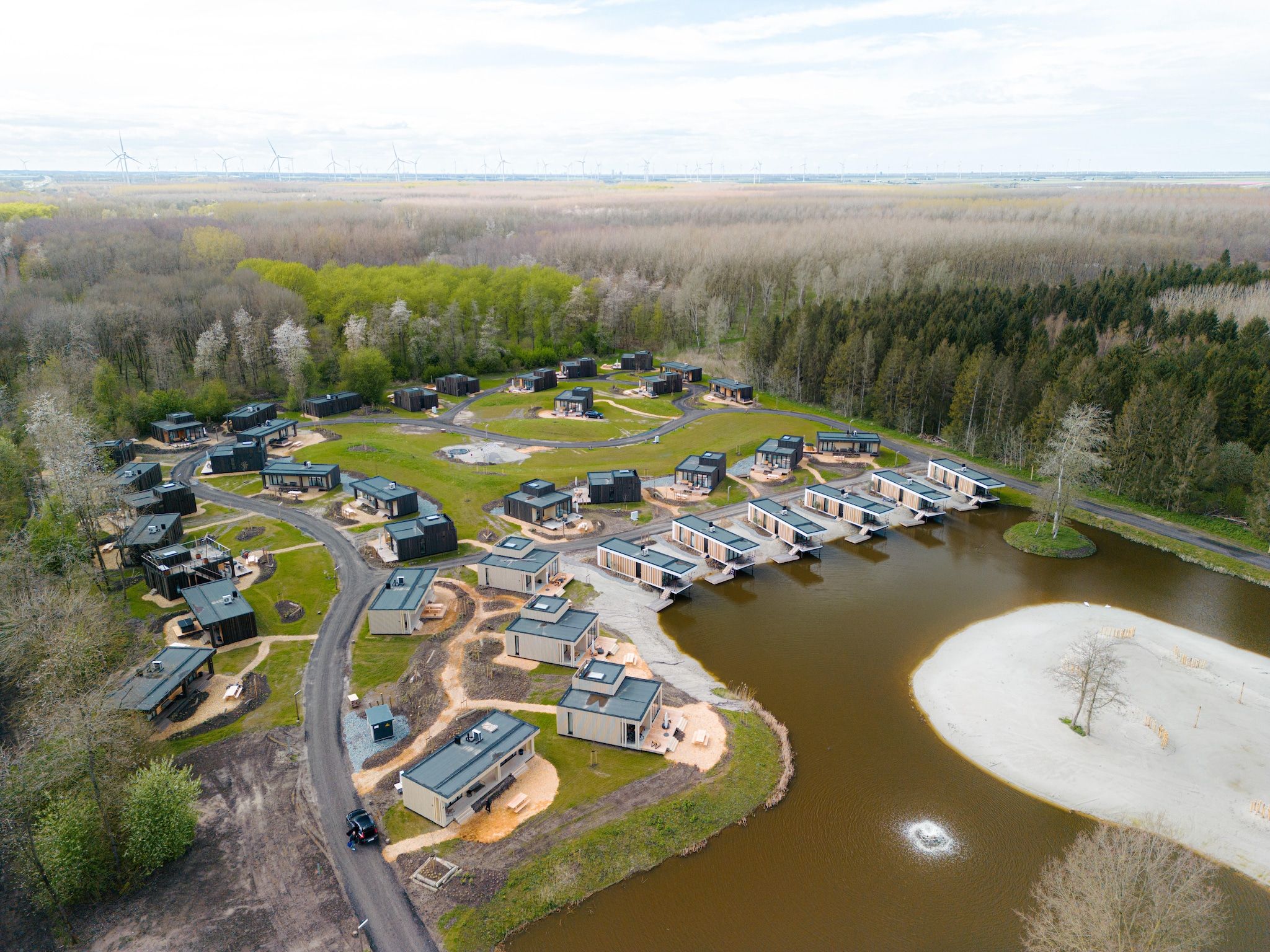 Parkfaciliteiten bij Resort de Parel 11 in Zeewolde