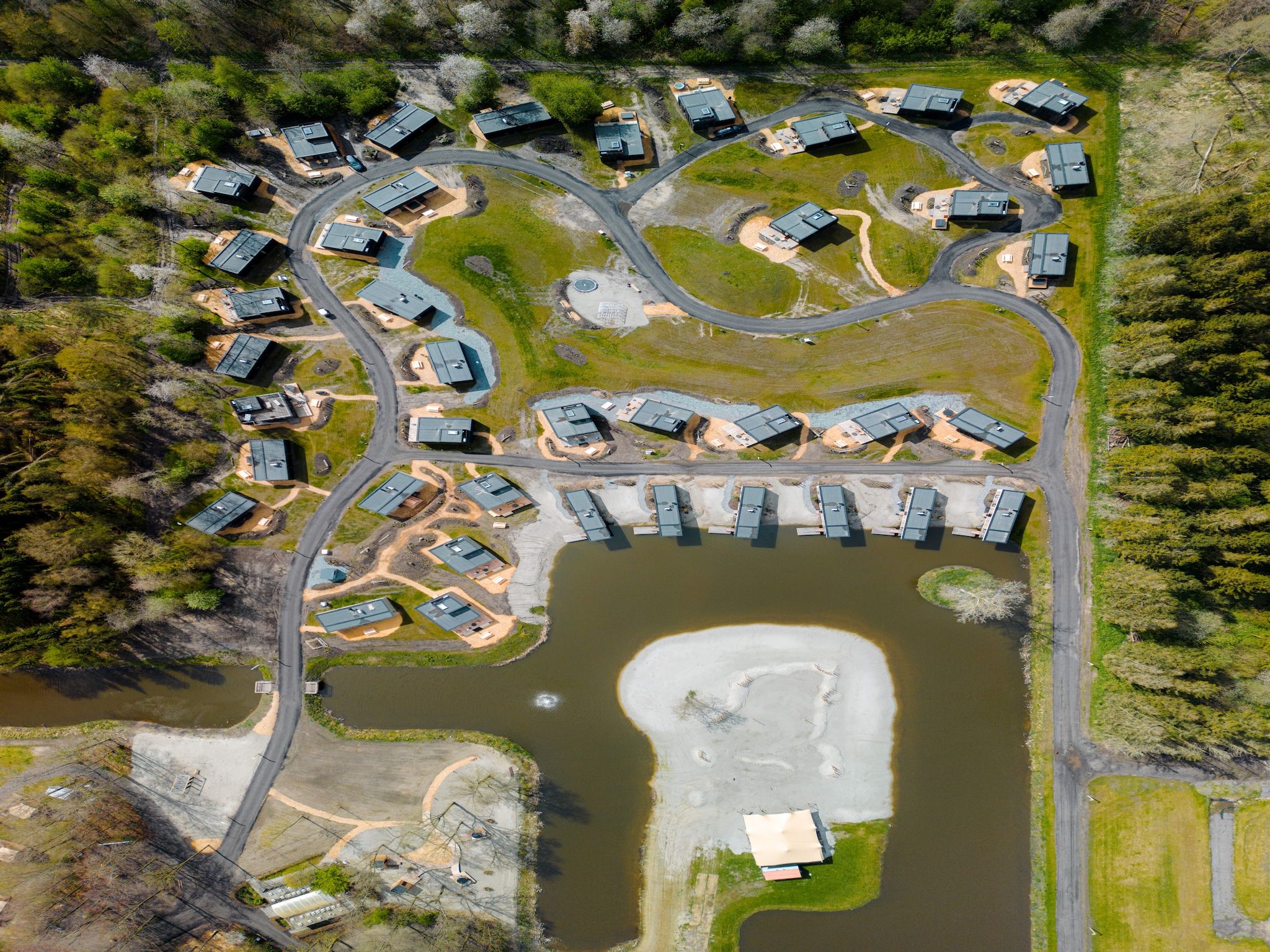 Parkfaciliteiten bij Resort de Parel 11 in Zeewolde