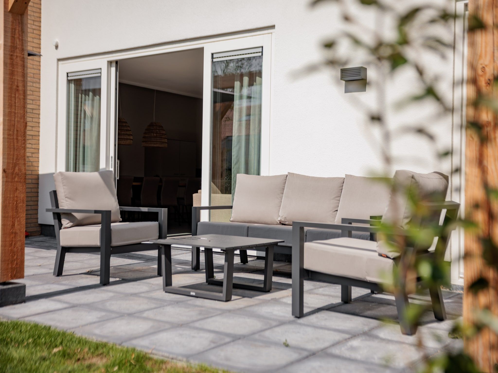 Het terras van Duinresort Dunimar 5 in Noordwijkerhout