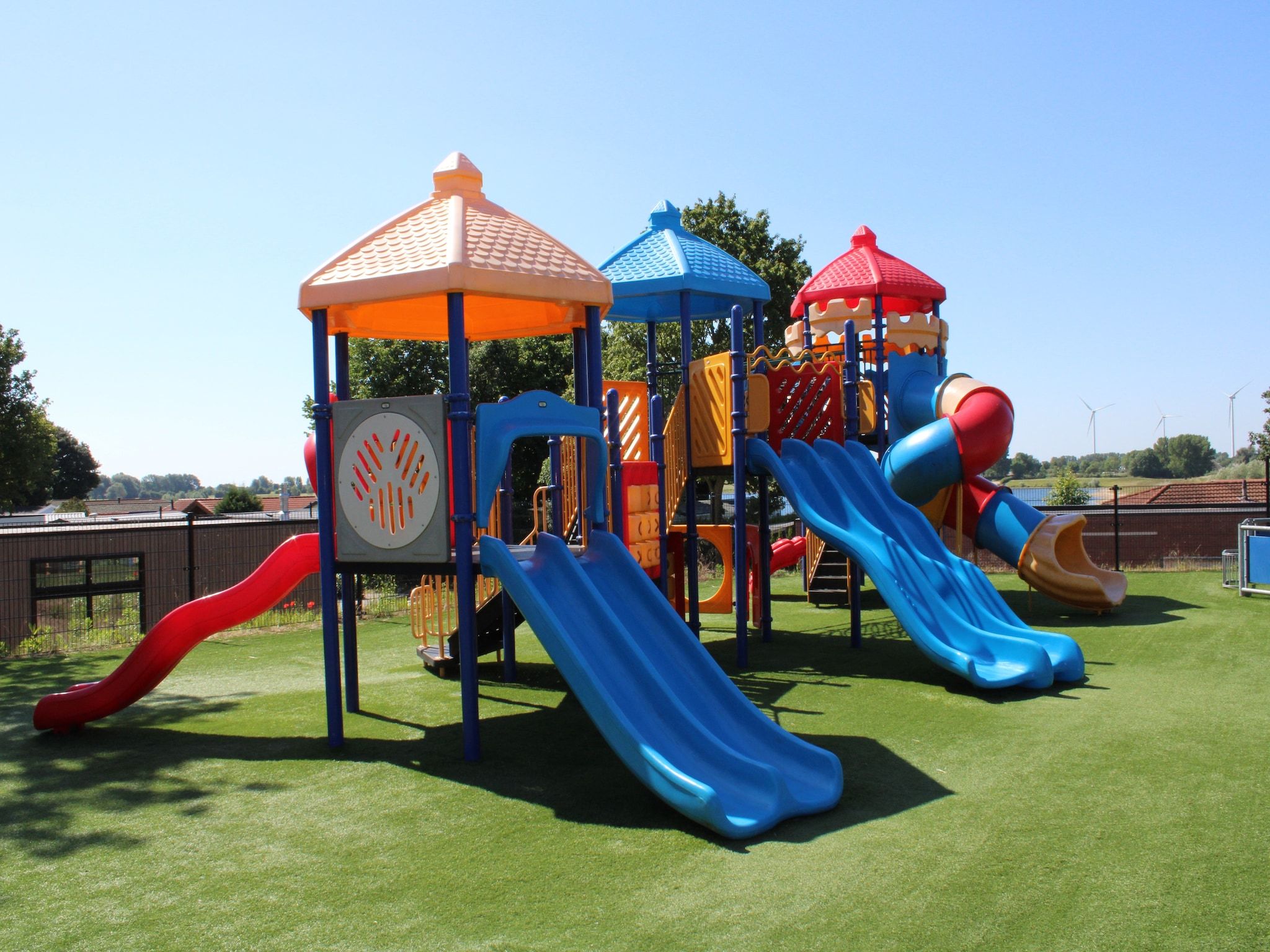 Parkfaciliteiten bij Recreatiepark Rhederlaagse Meren 18 in Lathum