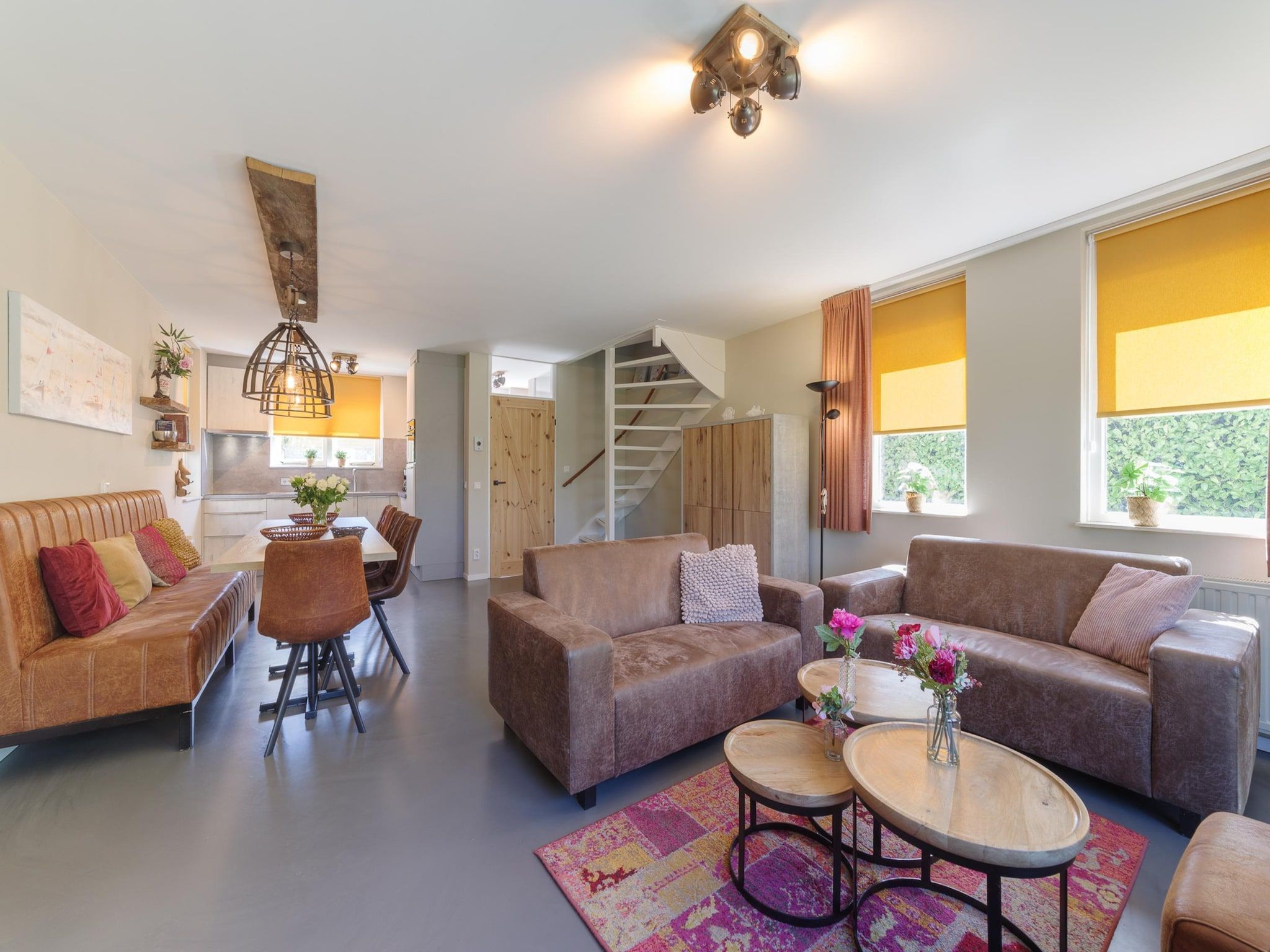 De woonkamer van Villapark De Oesterbaai 74 in Wemeldinge