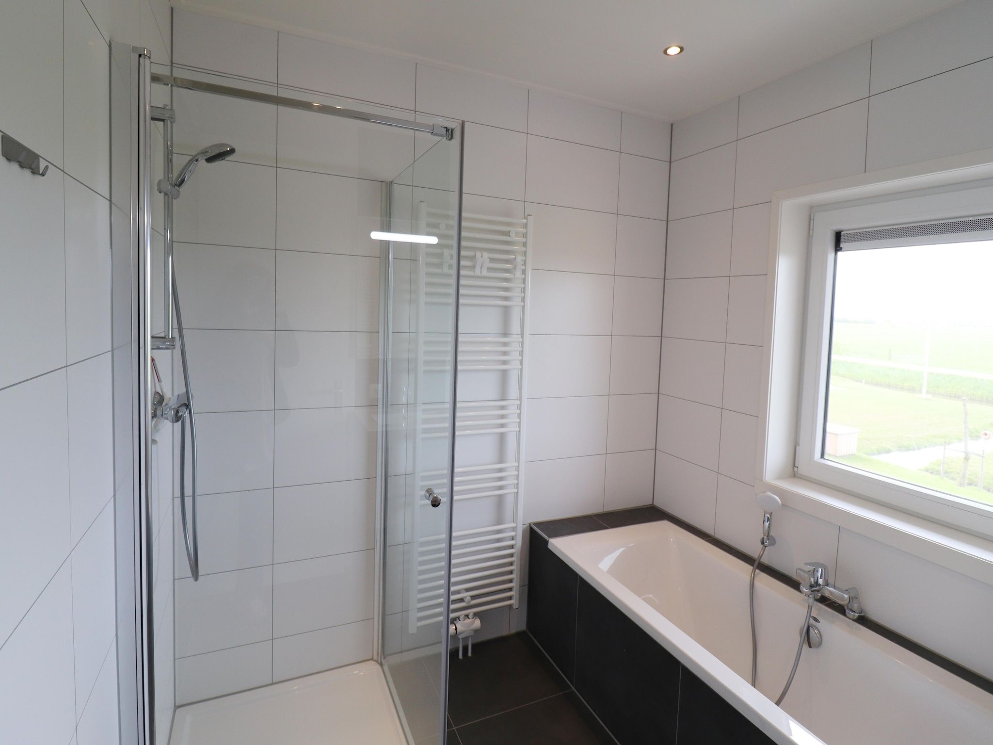 De badkamer van Friese Villa in Leons in Leons