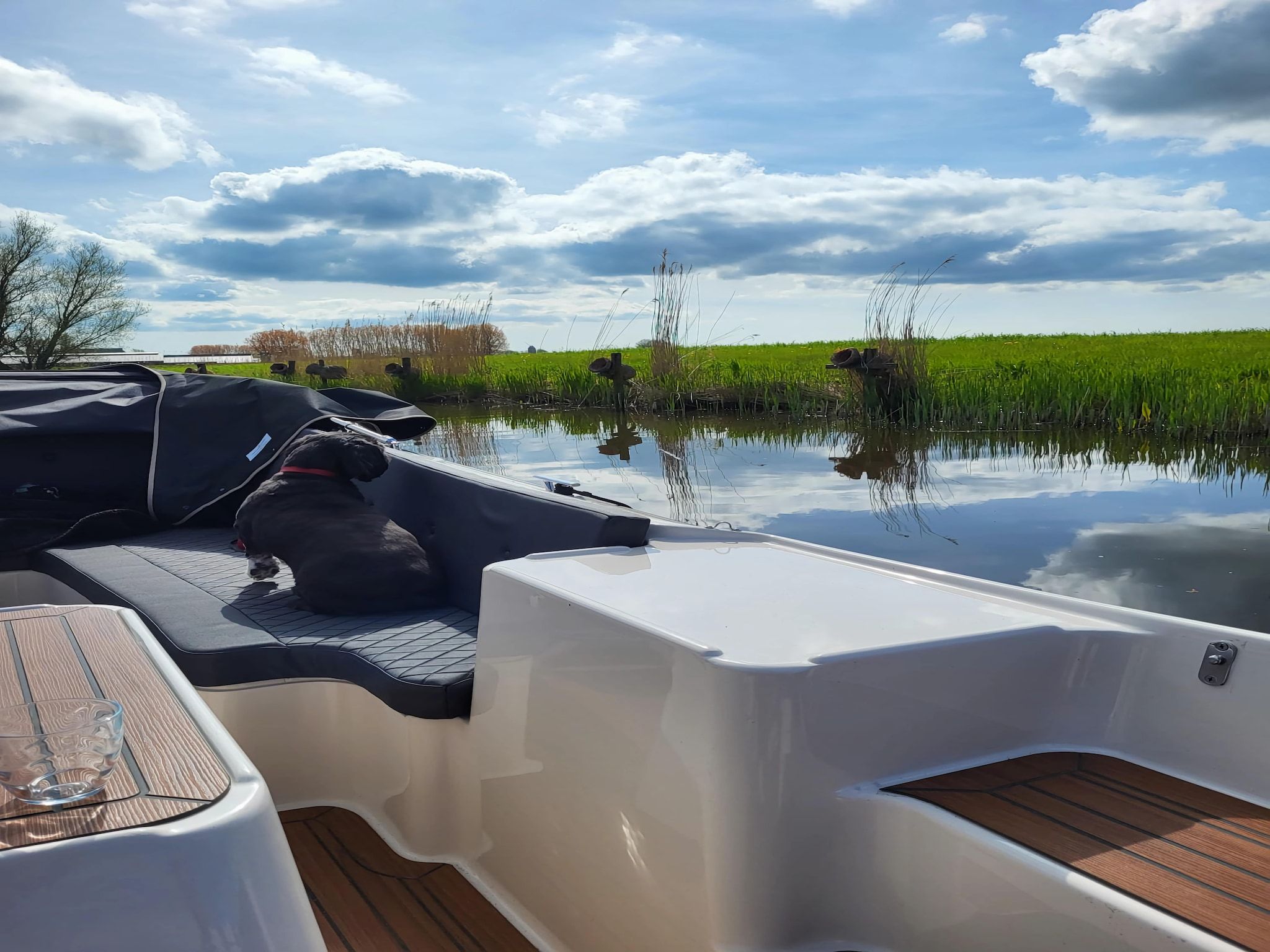 Het terras van Friese Villa in Leons in Leons