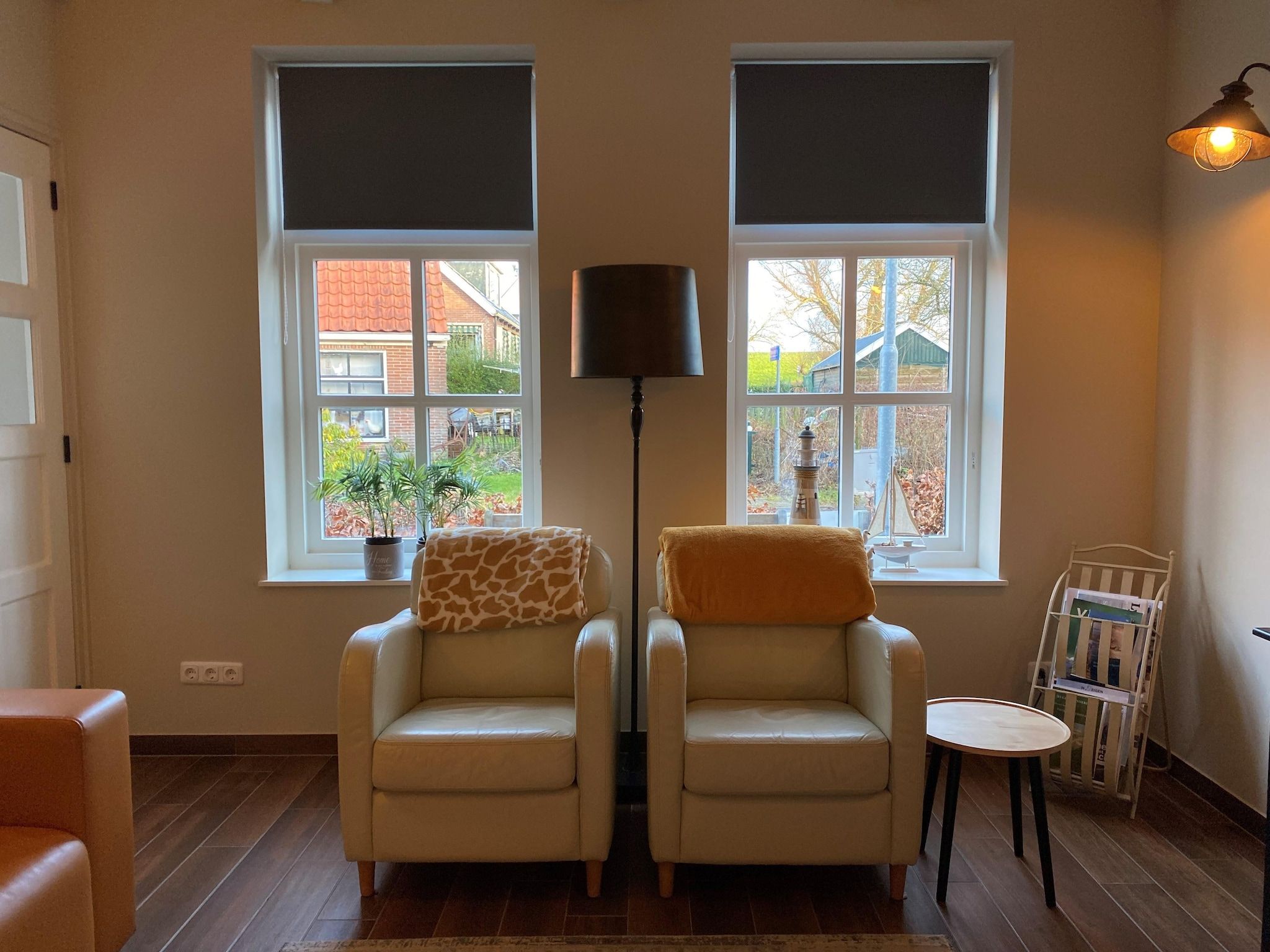 De woonkamer van Wad'n Leven en Geluk in Paesens