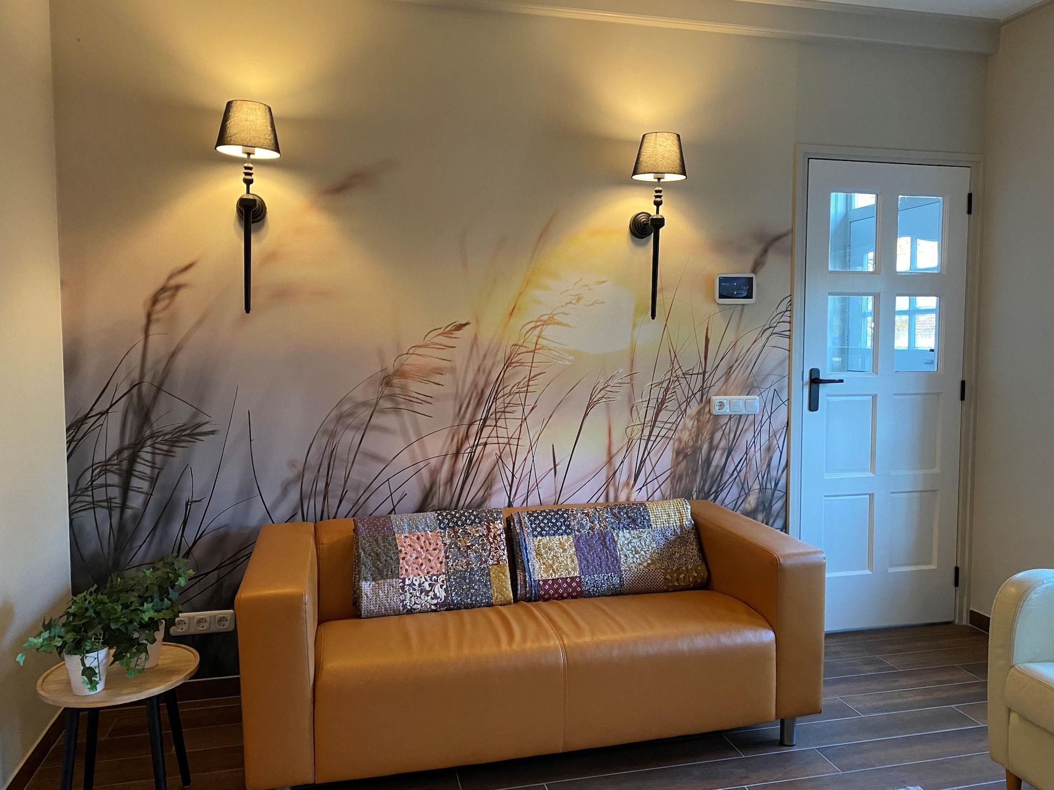 De woonkamer van Wad'n Leven en Geluk in Paesens