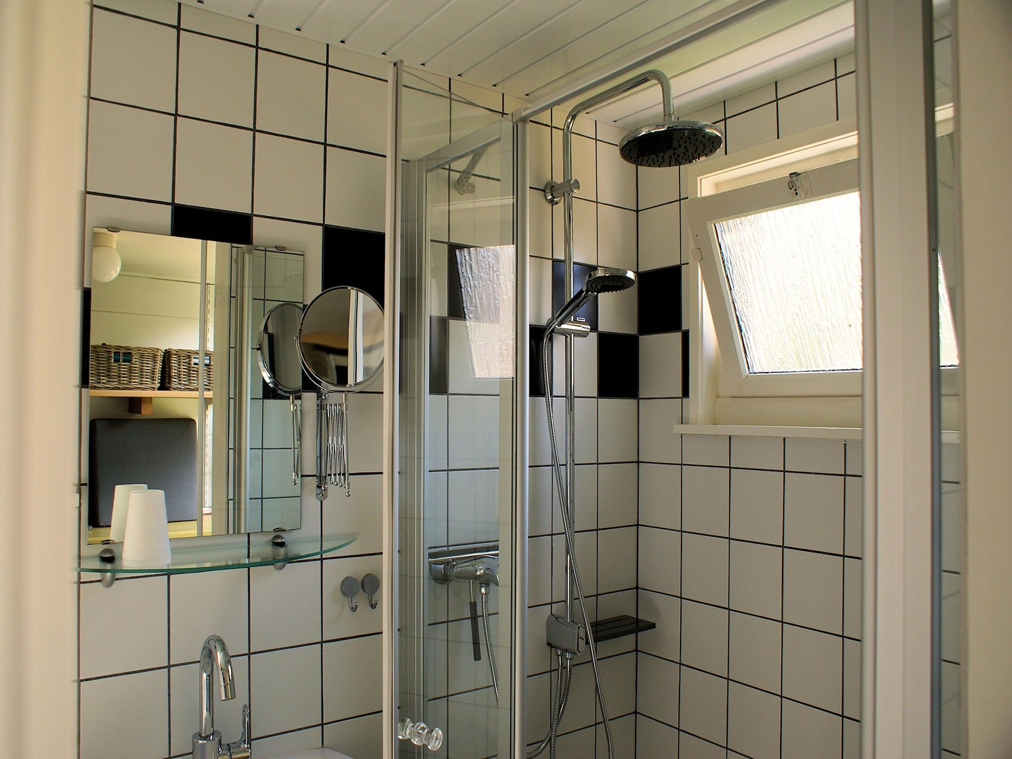 De badkamer van Wad'n Leven en Geluk in Paesens