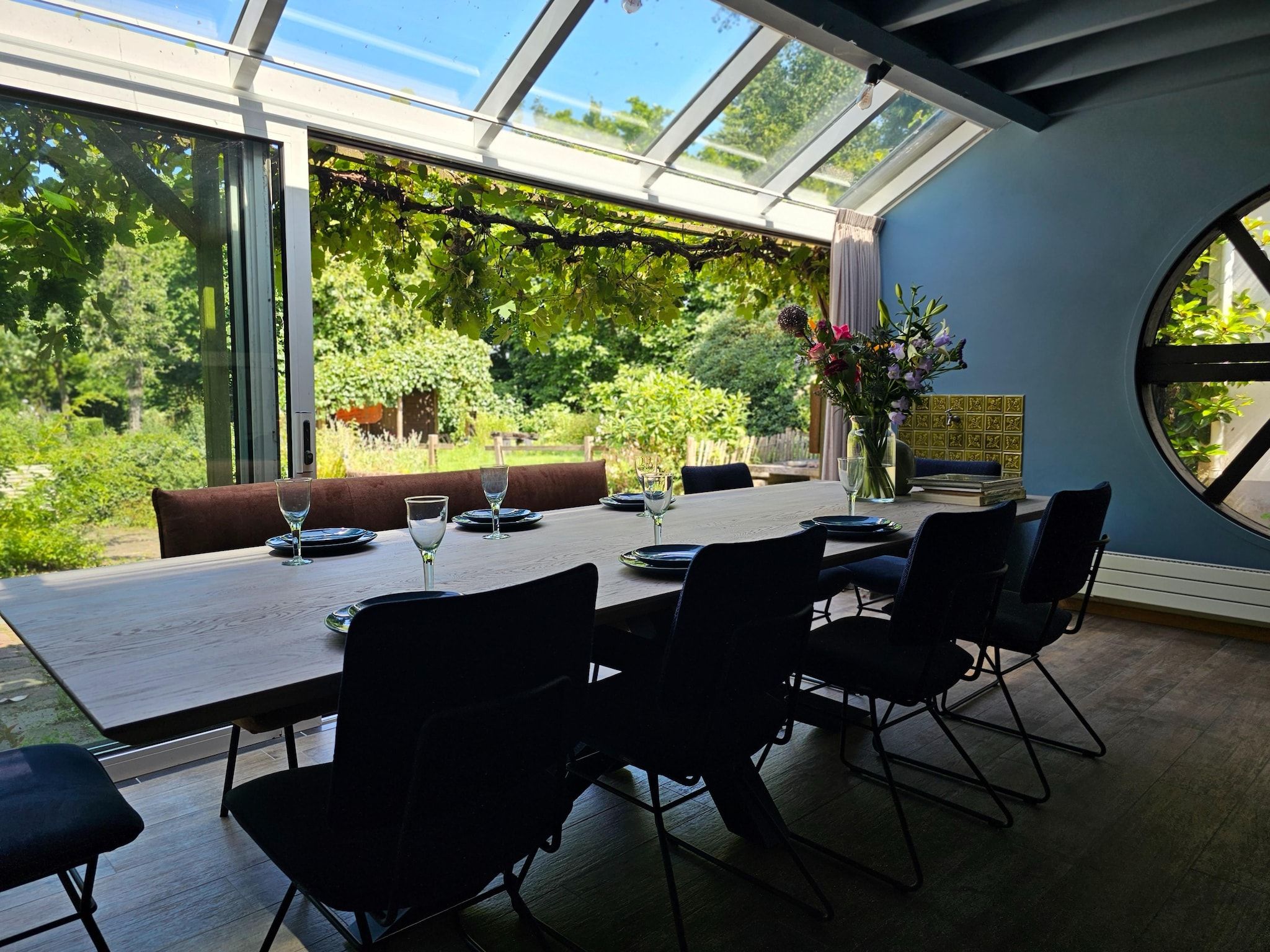 De eetkamer van Dorpswoning Het Tolhuis in Leende