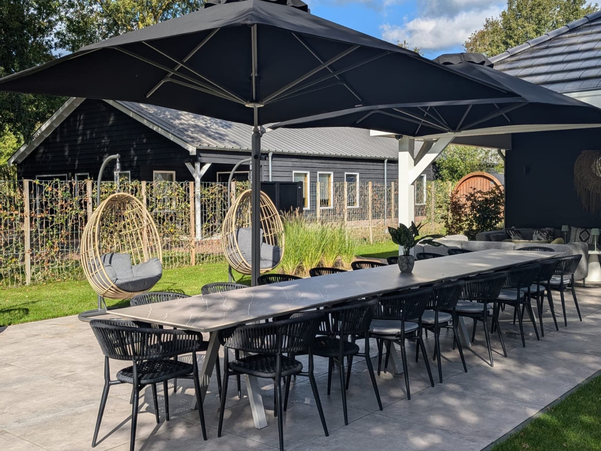 Het terras van Vakantiepark Latour 7 in Oirschot