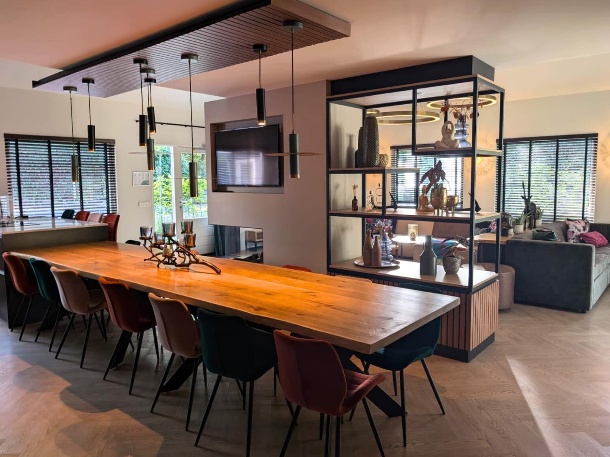 De eetkamer van Vakantiepark Latour 7 in Oirschot