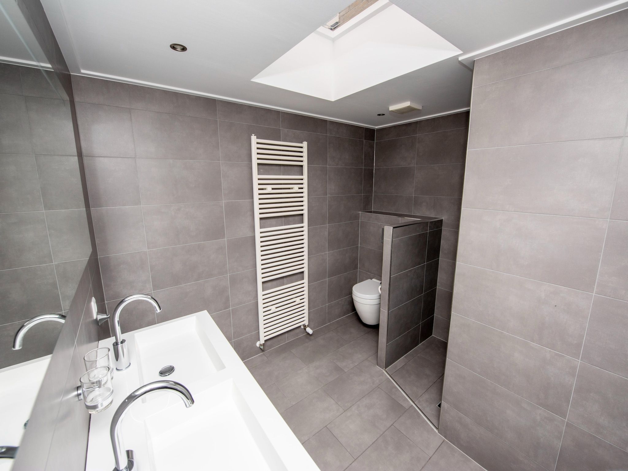 De badkamer van Villa aan het water in Terherne in Terherne