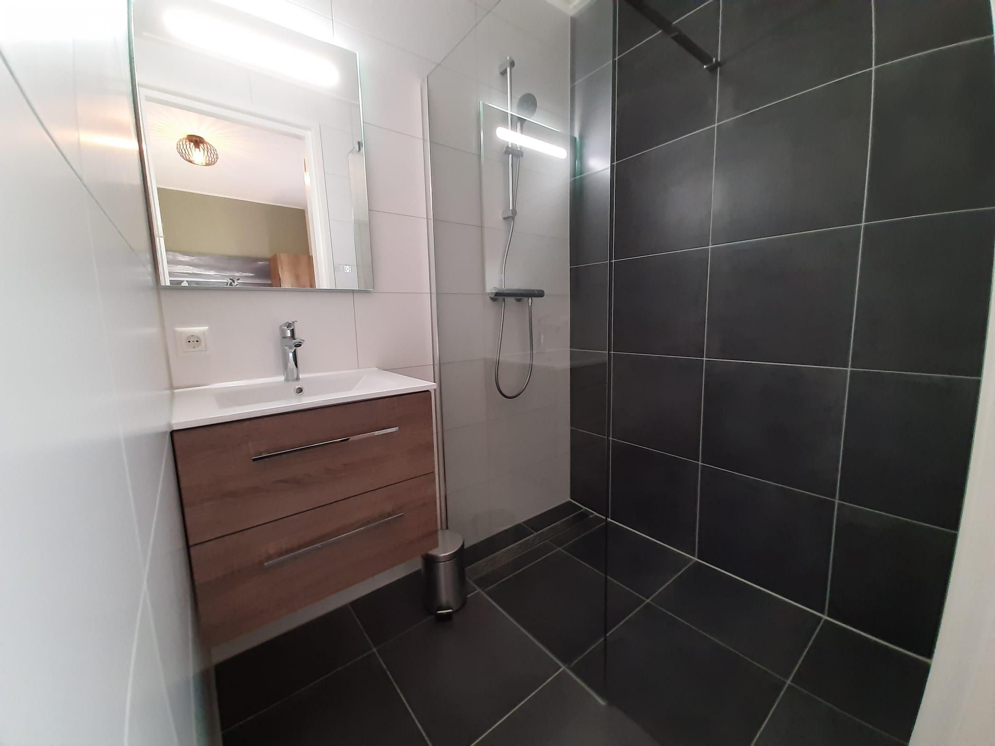 De badkamer van 20 persoons villa in Leons