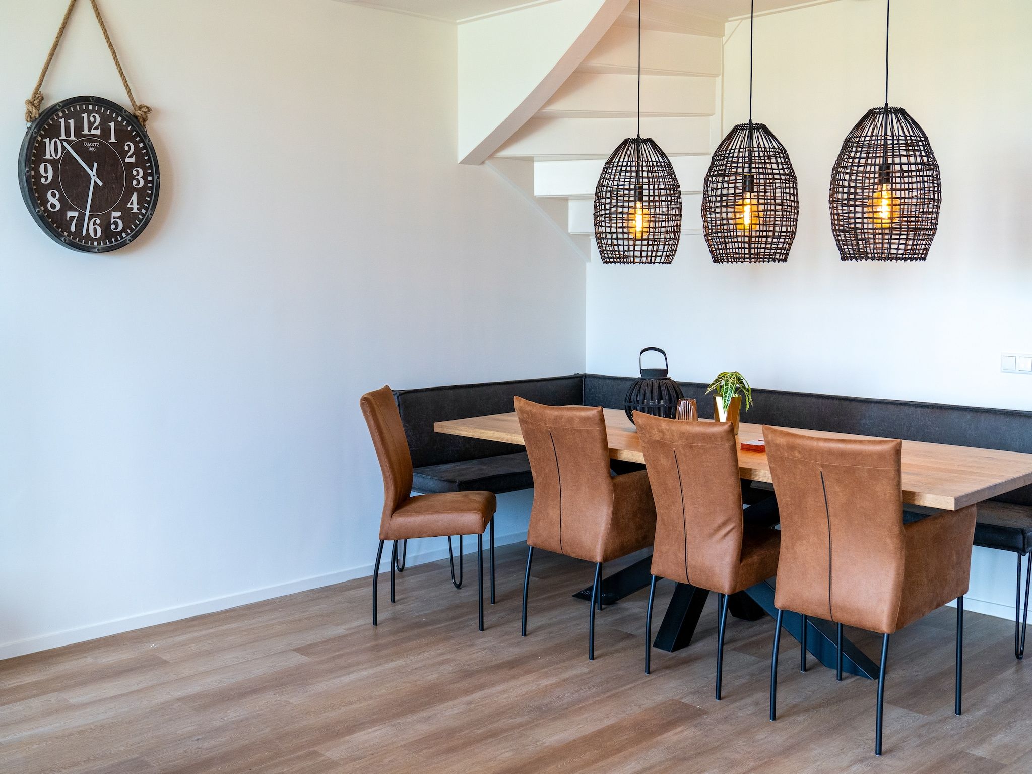 De eetkamer van Friese Villa in Leons in Leons